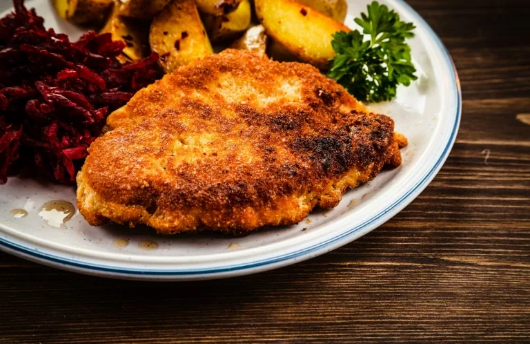 kotlet na talerzu